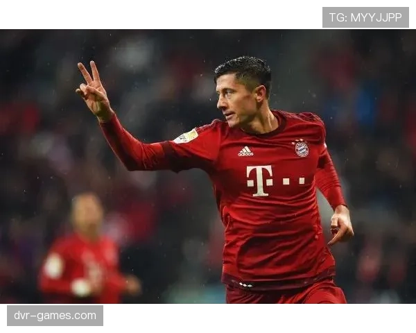 莱万多夫斯基生涯阶段与荣誉成就解析 莱万多夫斯基生涯阶段与荣誉成就解析